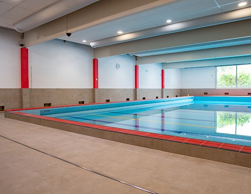 Eerste fase opgeleverd nieuwbouw Seinpaal en verbouwing zwembad De Waterdam in Volendam
